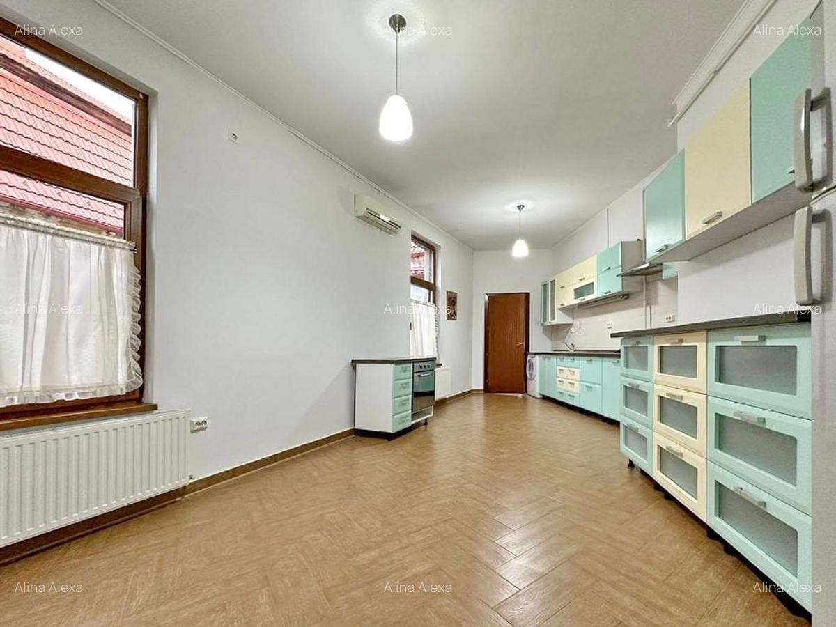 Apartament cu 4 camere semidecomandat în Centrul Istoric - 9