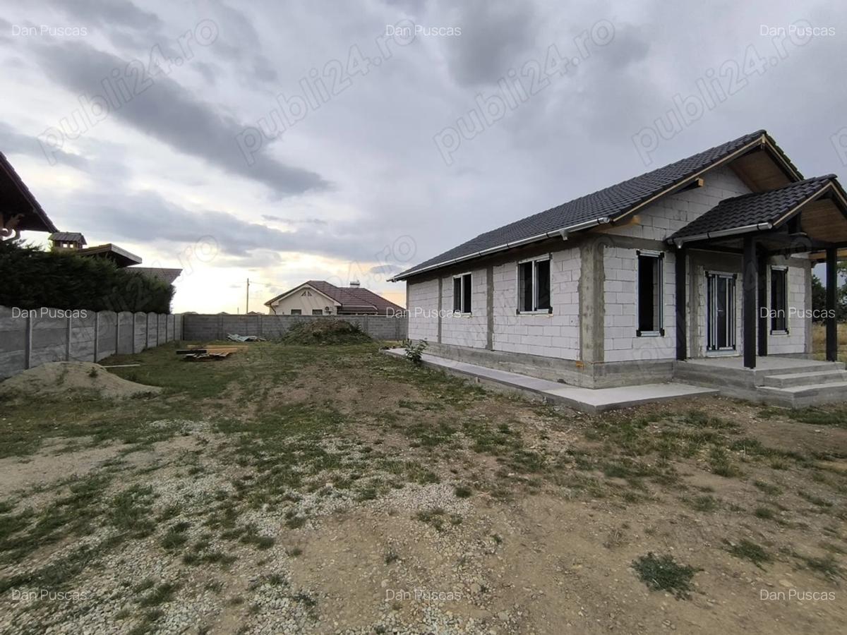 Vand casa noua in Nojorid (la ro?u) - 3