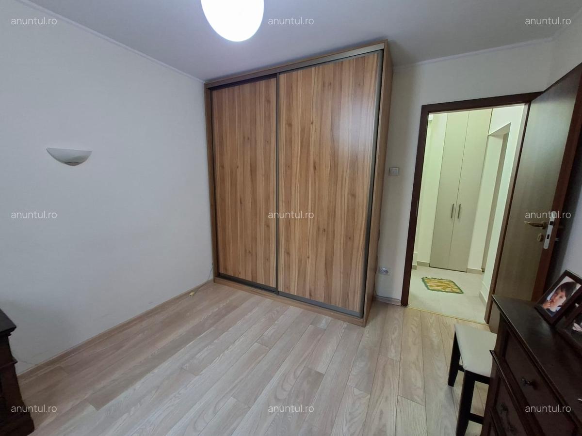 Obor Colentina, Teiul Doamnei, langa Sectia 7 Politie - 8