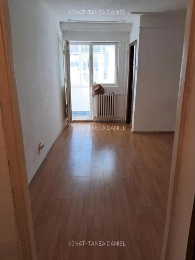 Garsonieră decomandată în Nicolina - 1