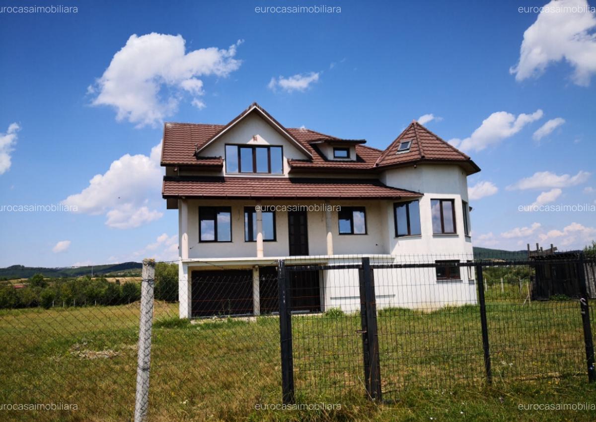 Casa P+1+M, 350 mp, teren 70 ari, Livezile, la 9 km de Bistri?a - 7