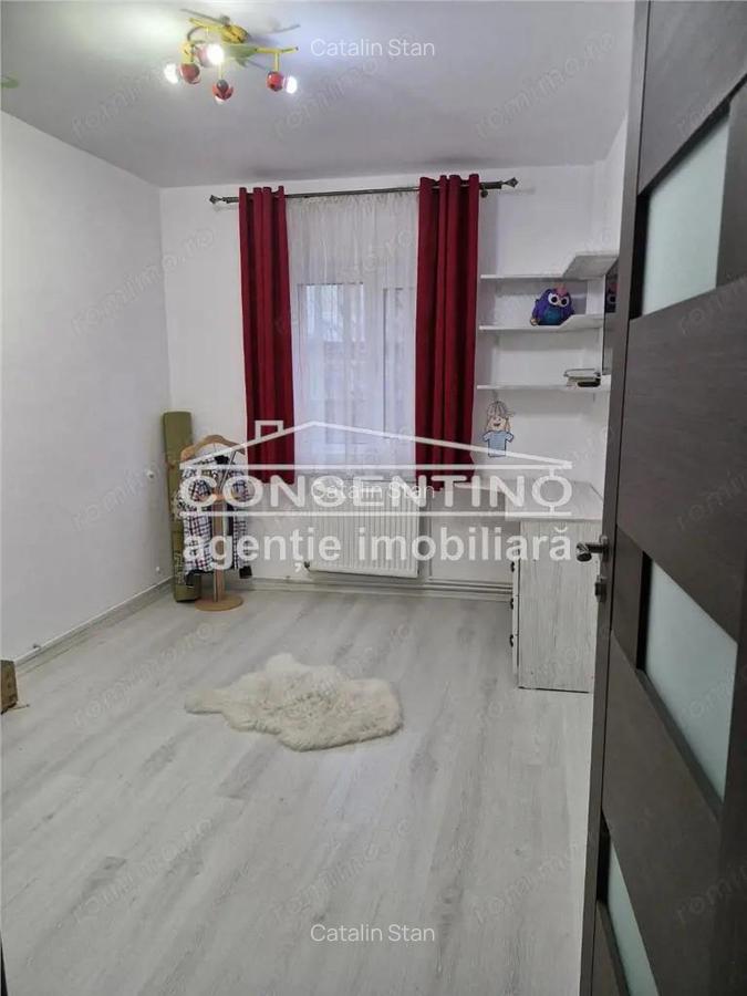 Se vinde apartam . cu 3 camere , Micro III , etaj 3, liber - 2
