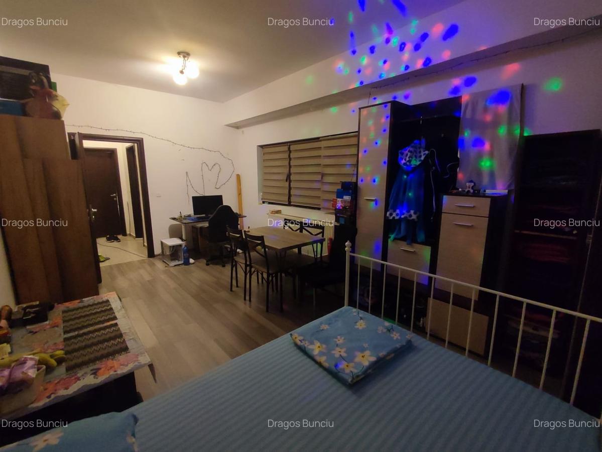 Apartament 2 camere decomandat ca in poze - 2