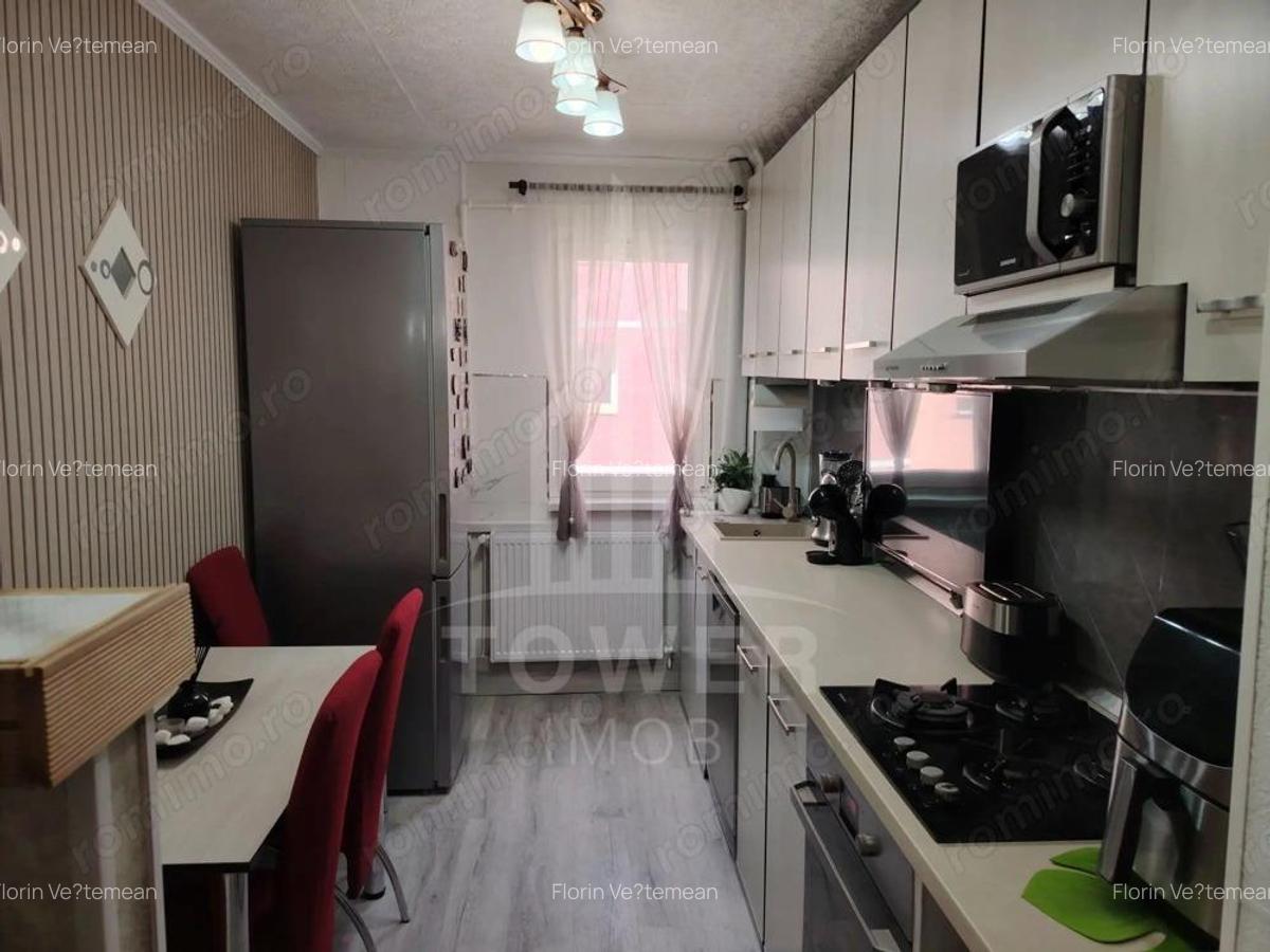 Apartament 3 camere decomandat, etaj intermediar - 3