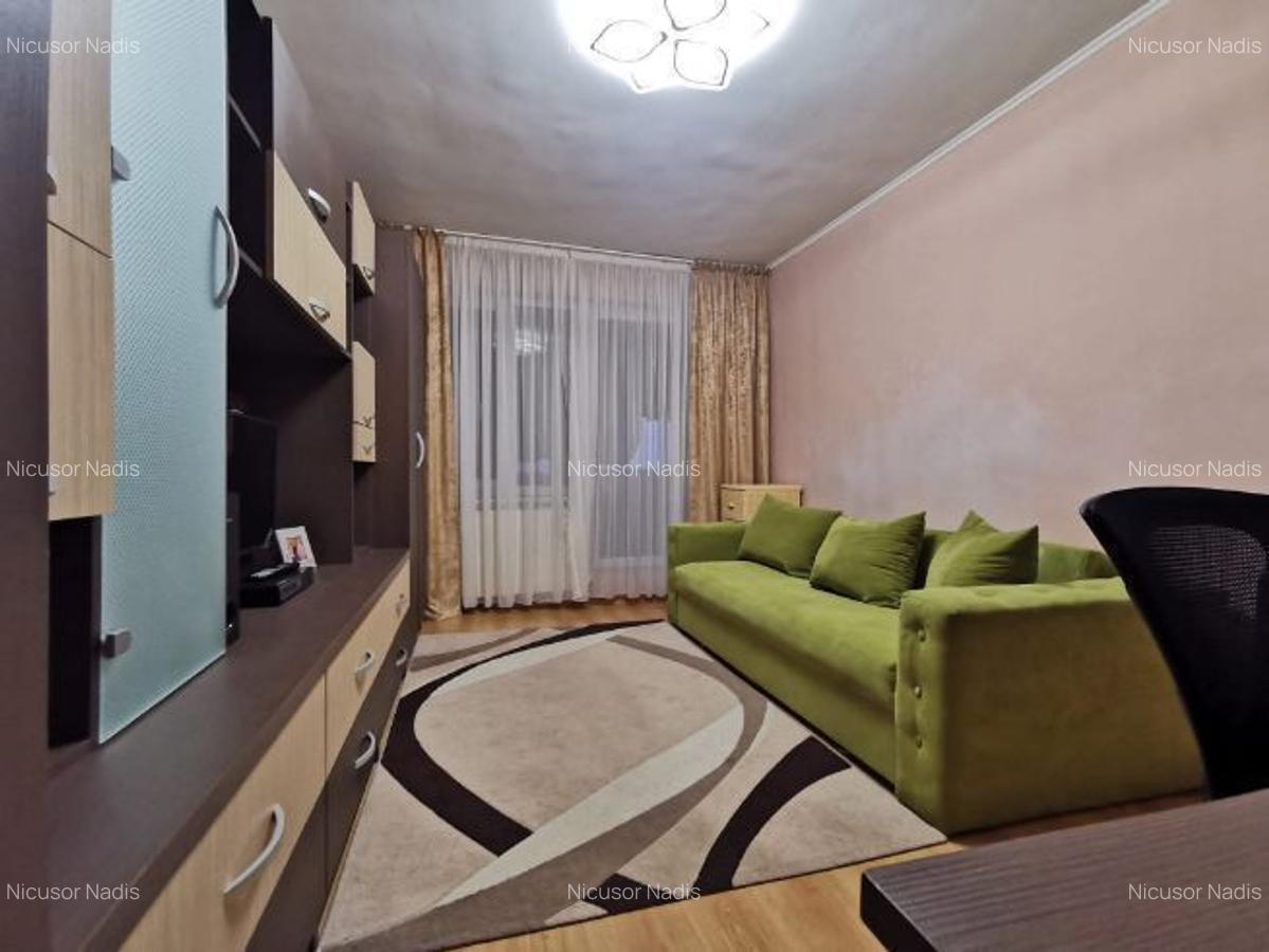 Apartament de vânzare - 3