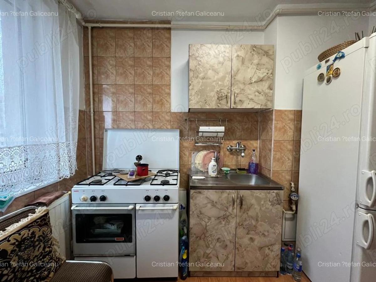 Apartament 3 camere etajul 7 de vanzare, Zona Saturn - 13