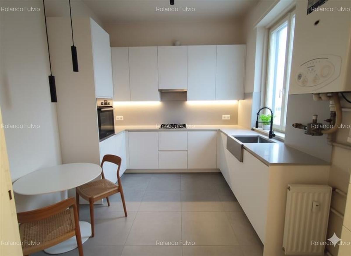 Vanzare apartament 3 camere in bloc mic, Polona - 10