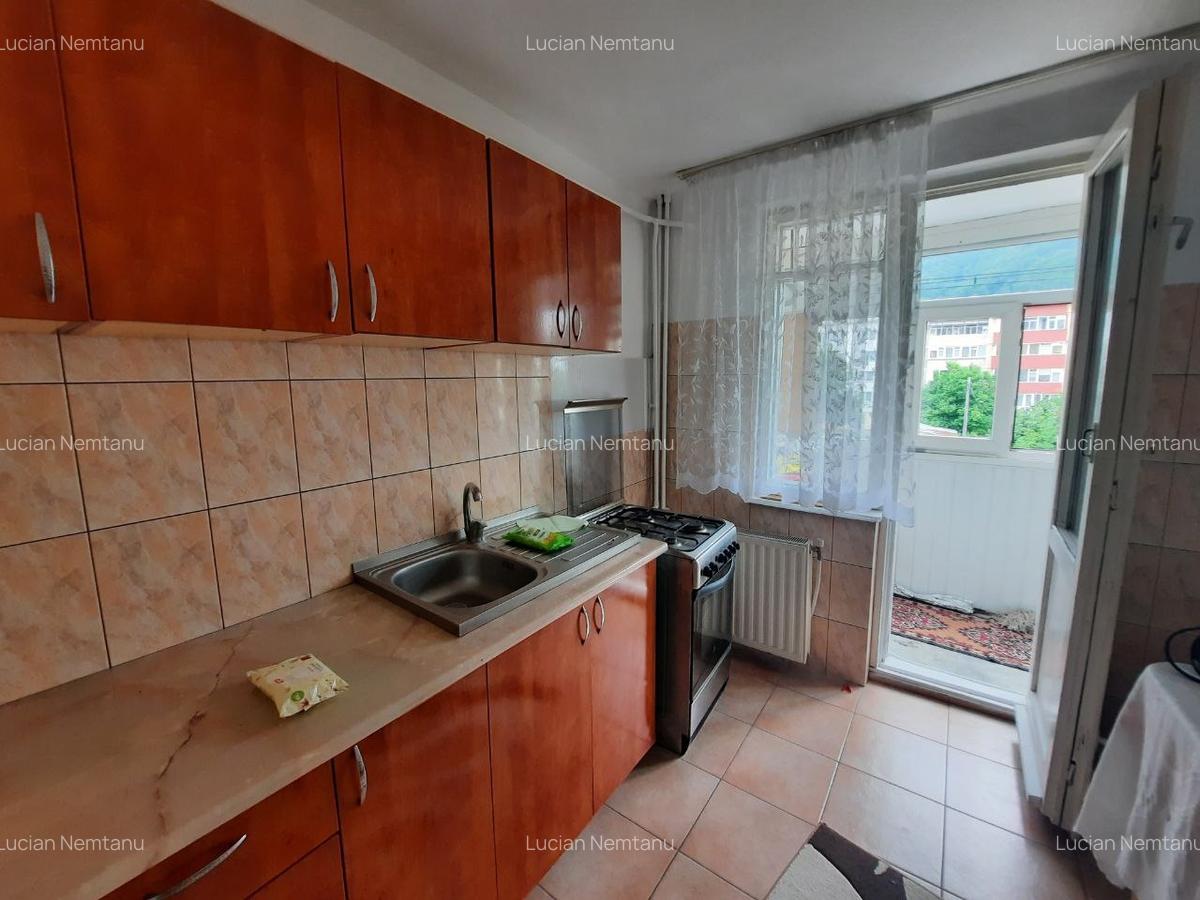 Apt  2 camere, decomandat, 56 mp, Precista, Cod 158850 - 5