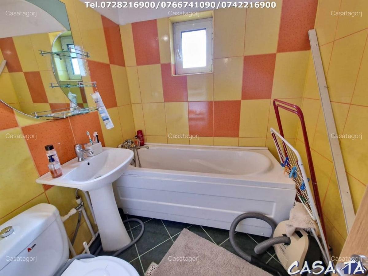Apartament 3 camere, situat in Targu Jiu, Str 9 Mai - 9