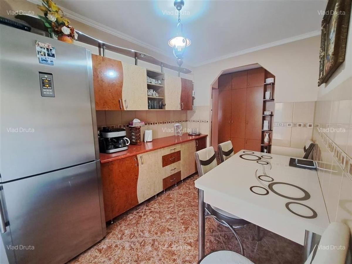 Apartament cu 3 camere decomandat în Central - 14