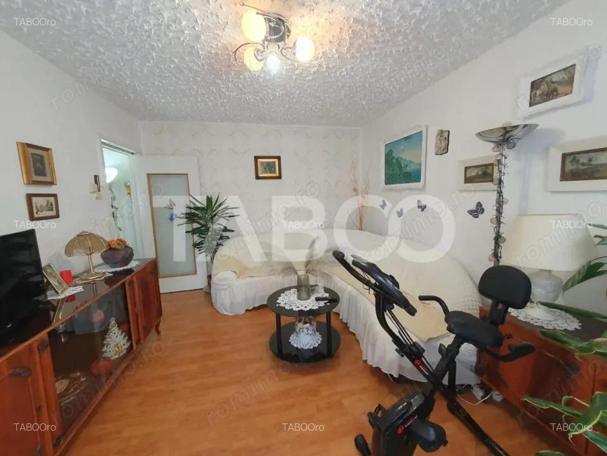 Apartament 3 camere zona 1 Decembrie 65 mp utili + 5 mp balcon - 6