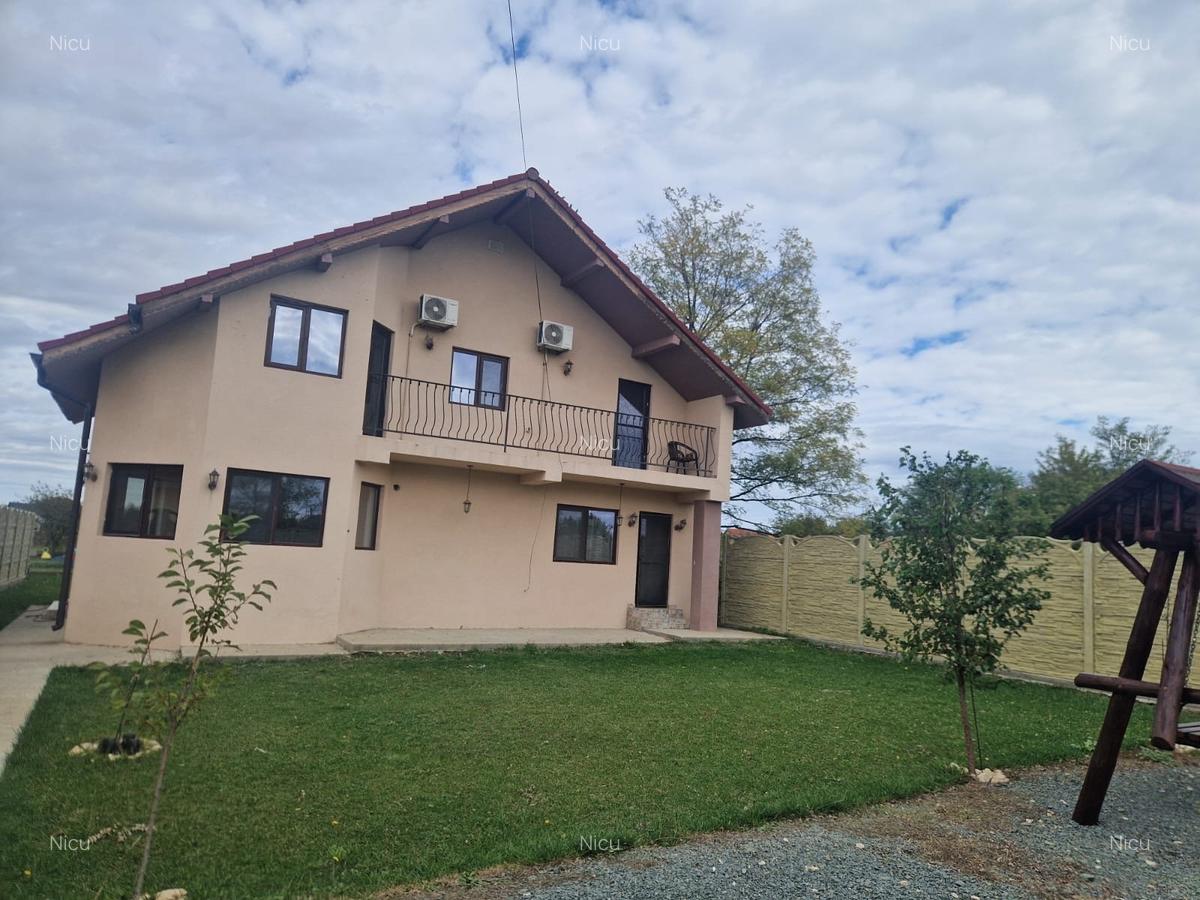Agenție imobiliară vindem casa cu mansardă la Corbu - 1