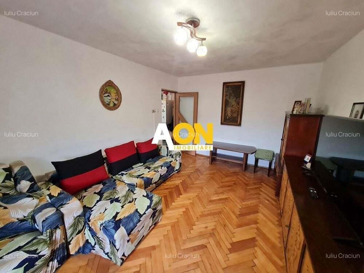 Apartament 3 camere, Decomandat, 69 mp, Zona Cetate - 2 Apartament 3 camere, Decomandat, 69 mp, Zona Cetate - 2