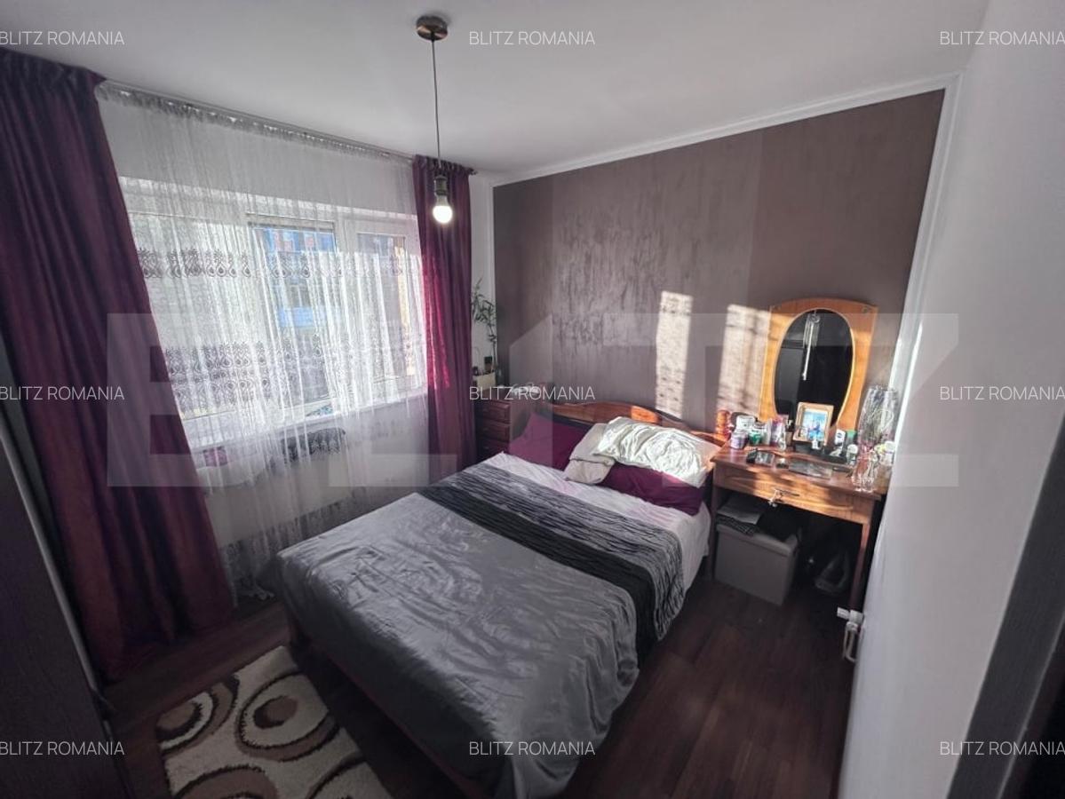 Apartament 3 camere, Zona 9 Mai - 4