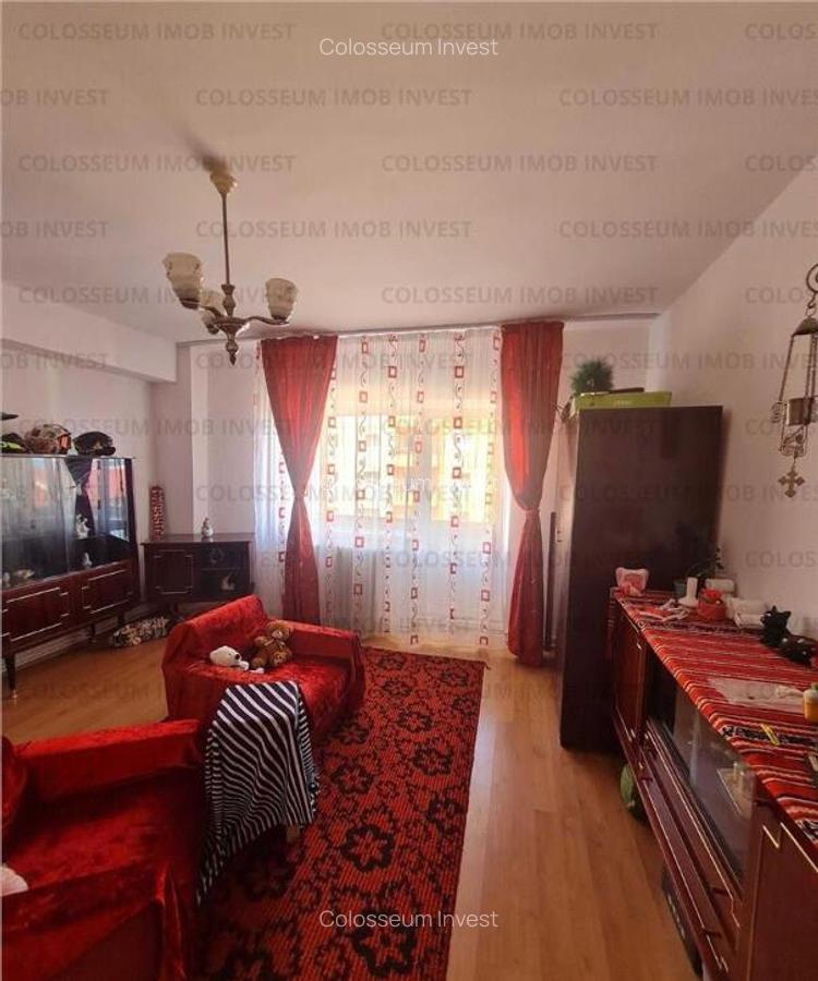 Apartament 3 camere, decomandat - zona Racadau - 1