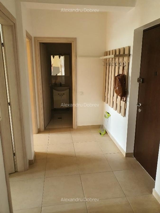 Apartament cu 5 camere decomandat în Titan - 11