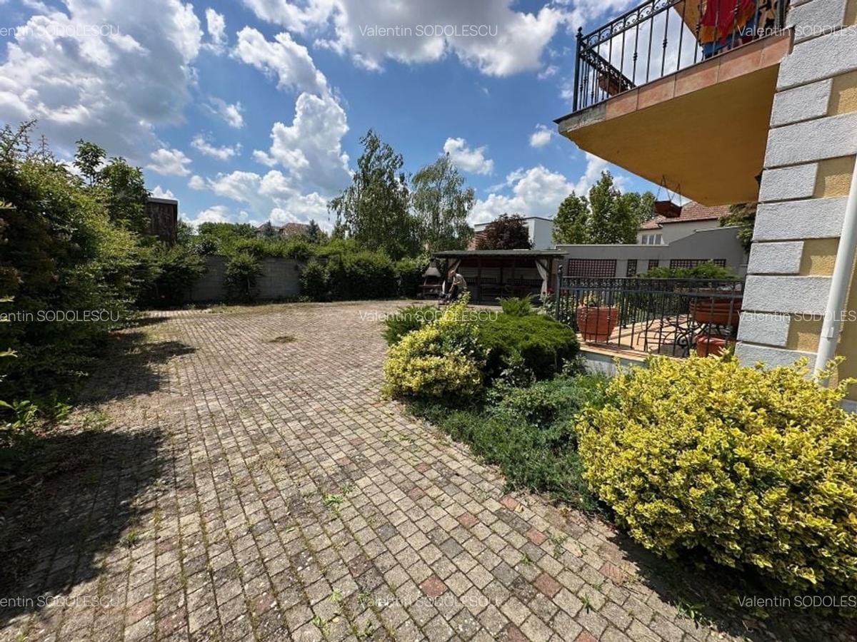 Apartament cu 3 camere decomandat în Lipovei - 6