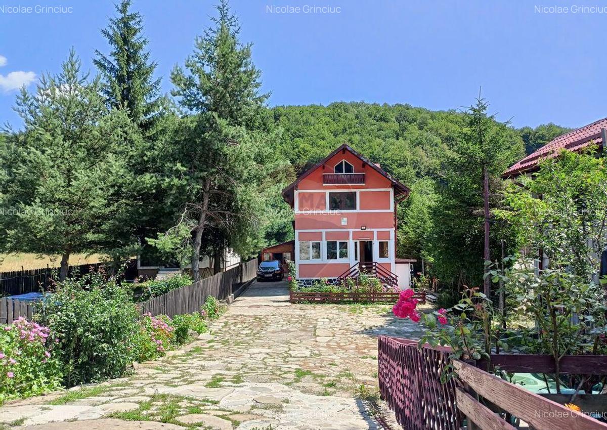 COMISION 0%! Pensiune de vanzare in Cheia, judet Prahova - 1