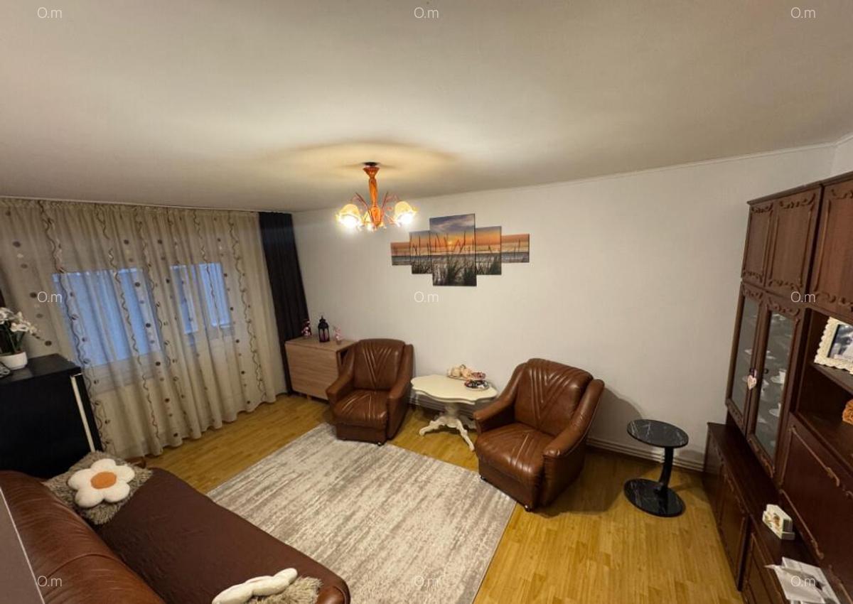 Apartament 4 camere Burdujeni - 1