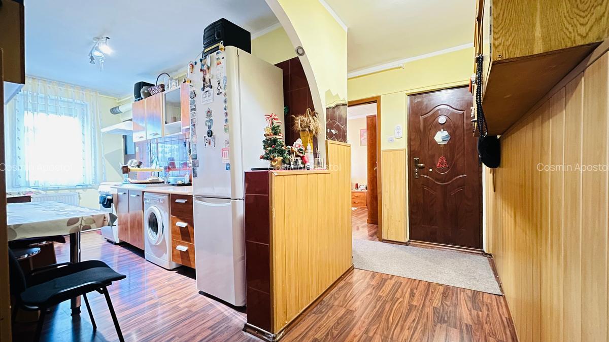 Apartament de vanzare decomandat cu 2 camere - 3