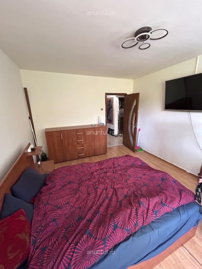 Titan Diham Ivan's stradal bloc reabilitat ap 2 camere decomandat 5 min M - 8