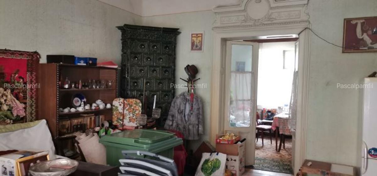 Vand  Casa deosebita / Vila P+1+Pod, ULTRACENTRAL  cu Suprafata totala 270 Mp  . PROPRIETAR - 8