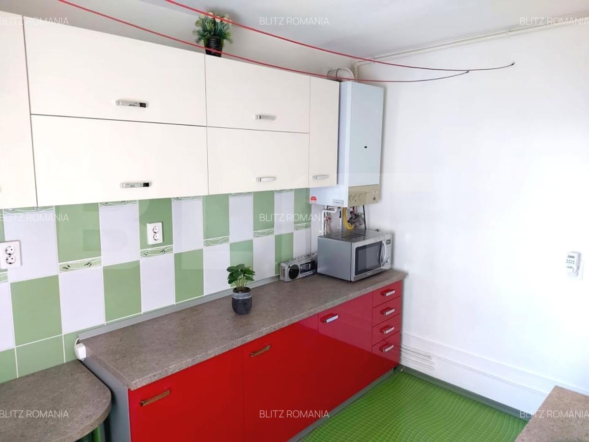 Apartament de vanzare, cu garaj si pivnita, zona Tudor - 1