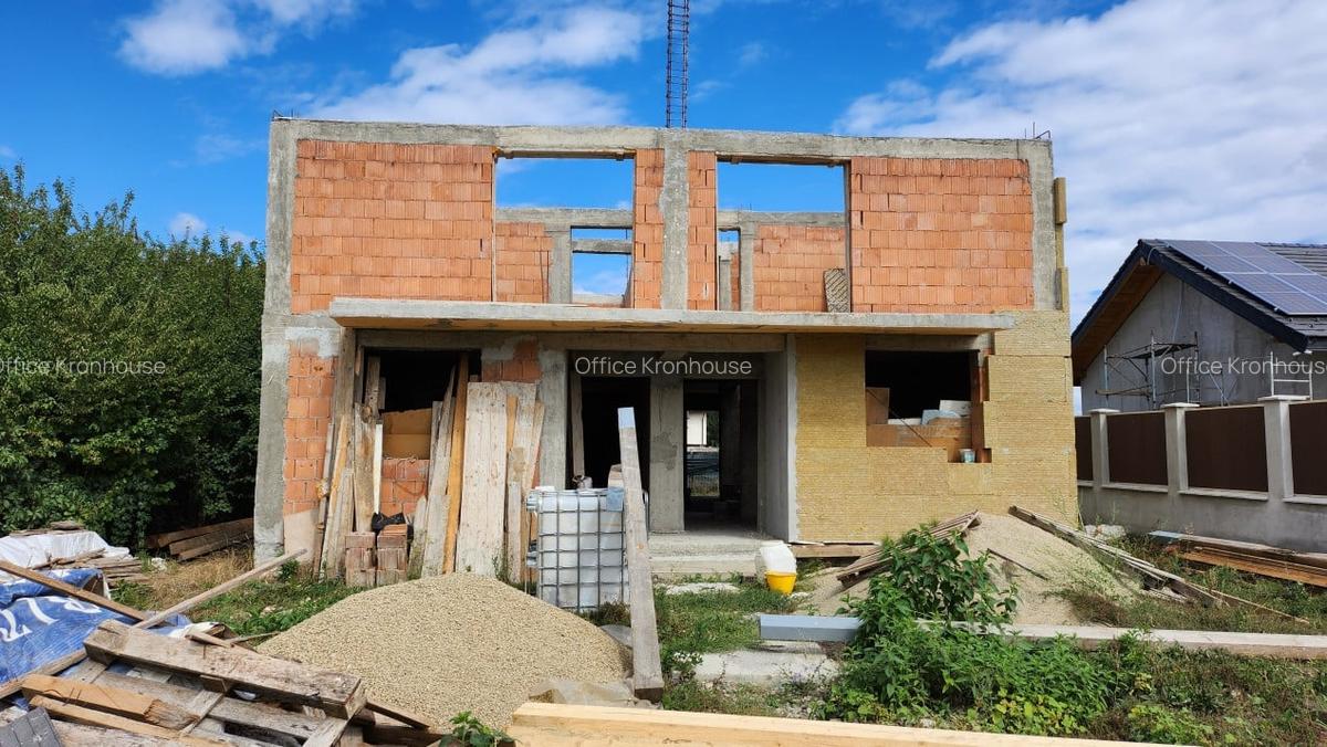 Apartament cu 3 camere în Tractorul - 16