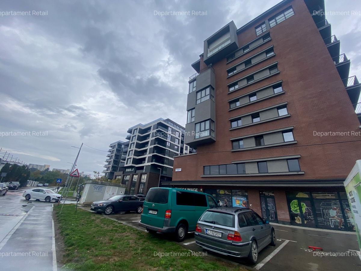 Spațiu comercial, 357 mp în Sopor - 2