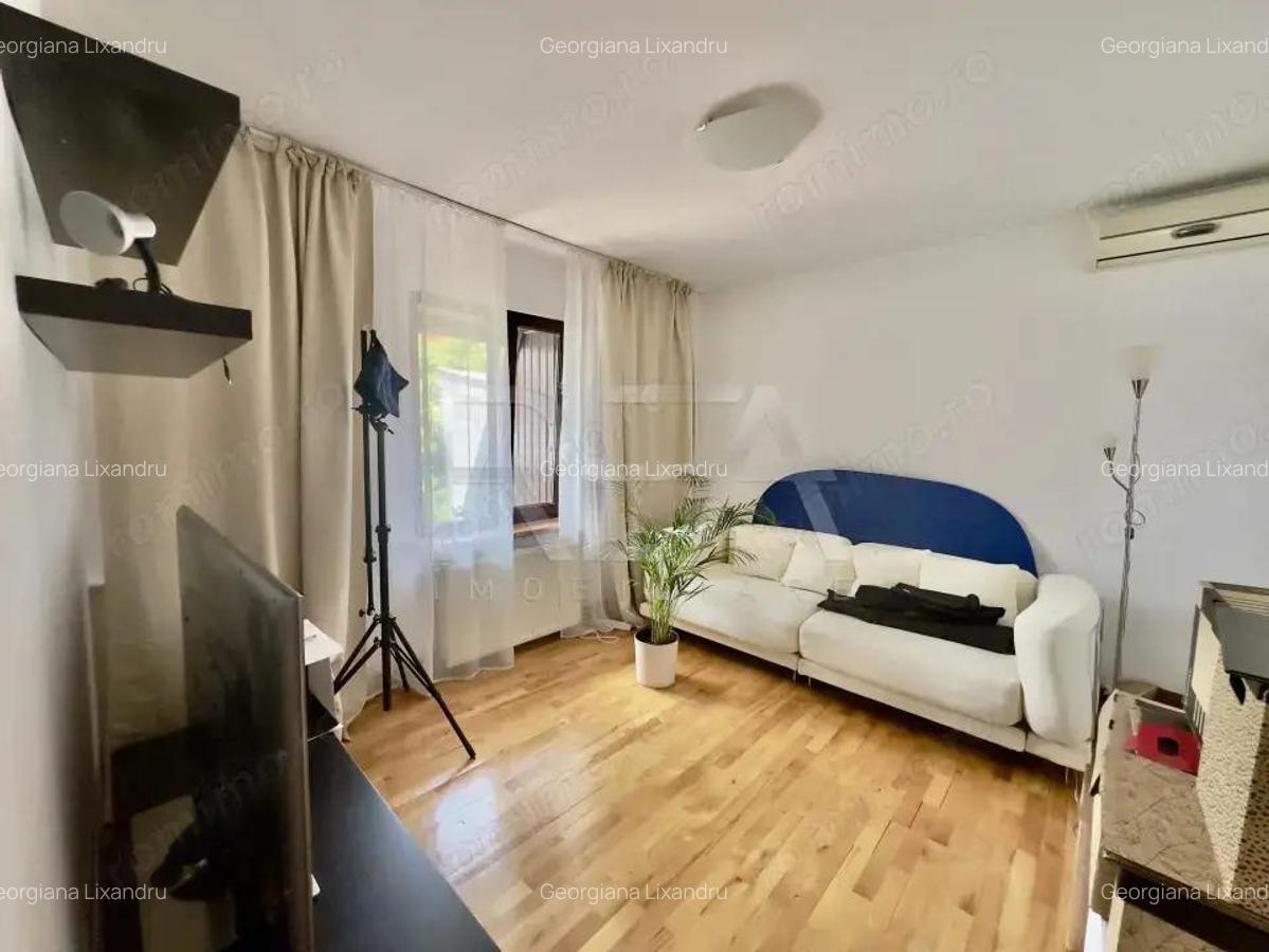 Vila 6 camere, Titulescu, Curte ?i zona de relaxare Metrou la 7 minute - 3