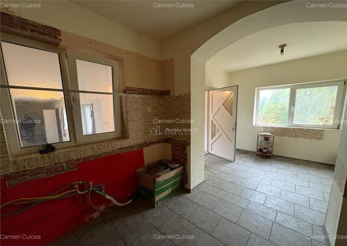 Bocsa Romana, Casa 8 Incaperi, Strada Principala. - 14