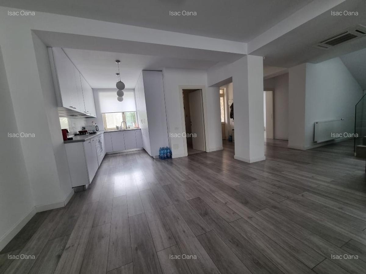 Vila duplex lux  cu piscina in Corbeanca 5 camere,Confort si finisaj pre - 9