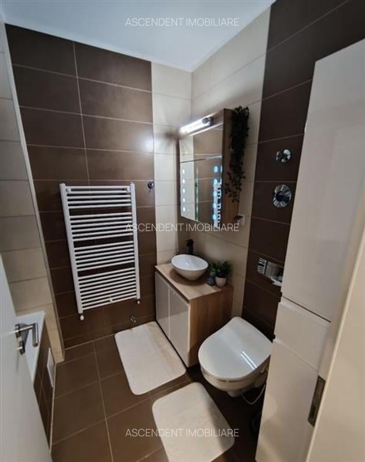 Apartament cu 3 camere decomandat în Tractorul - 5