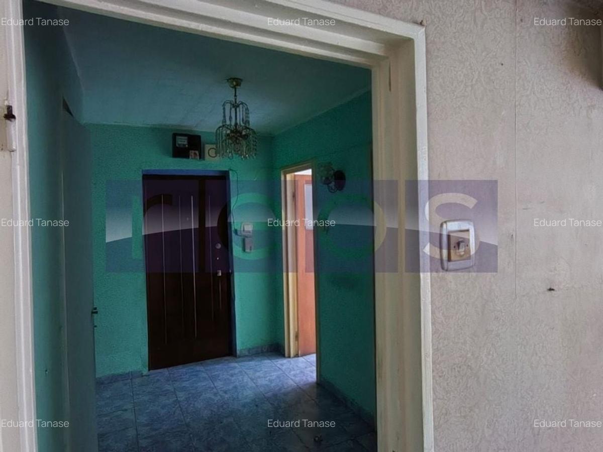 VANZARE GARSONIERA SPATIOASA I LIBERA I METROU I RAUL DOAMNEI - 10