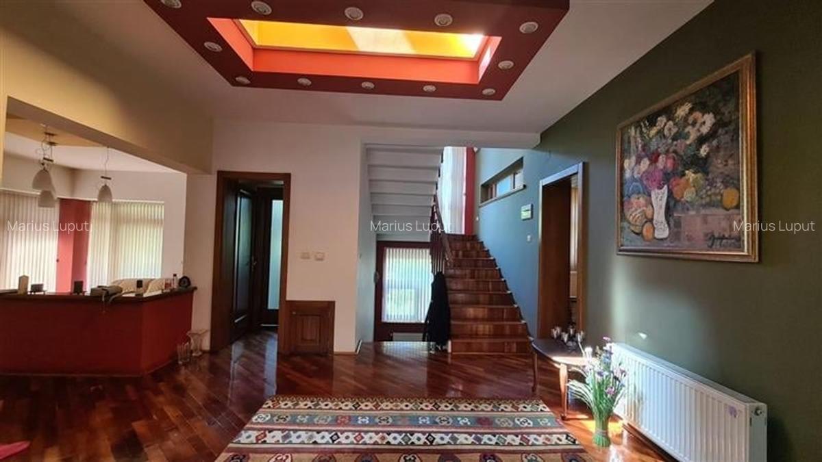 Casă cu 6 camere în Central - 13