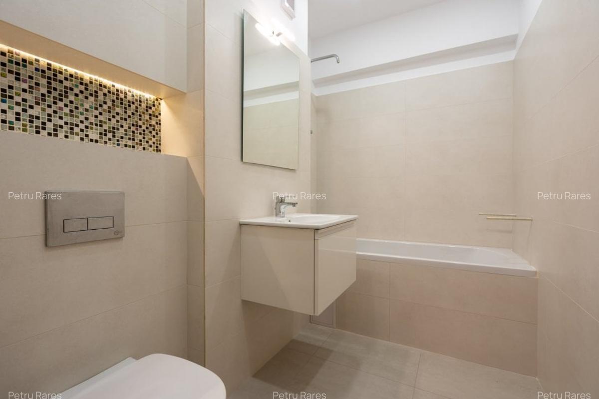 Apartament cu 3 camere decomandat în Victoriei - 6