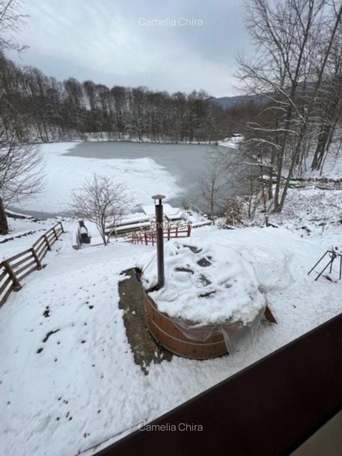 LAC MOGOSA, vila D+P+E+M cu 3ari teren! - 2
