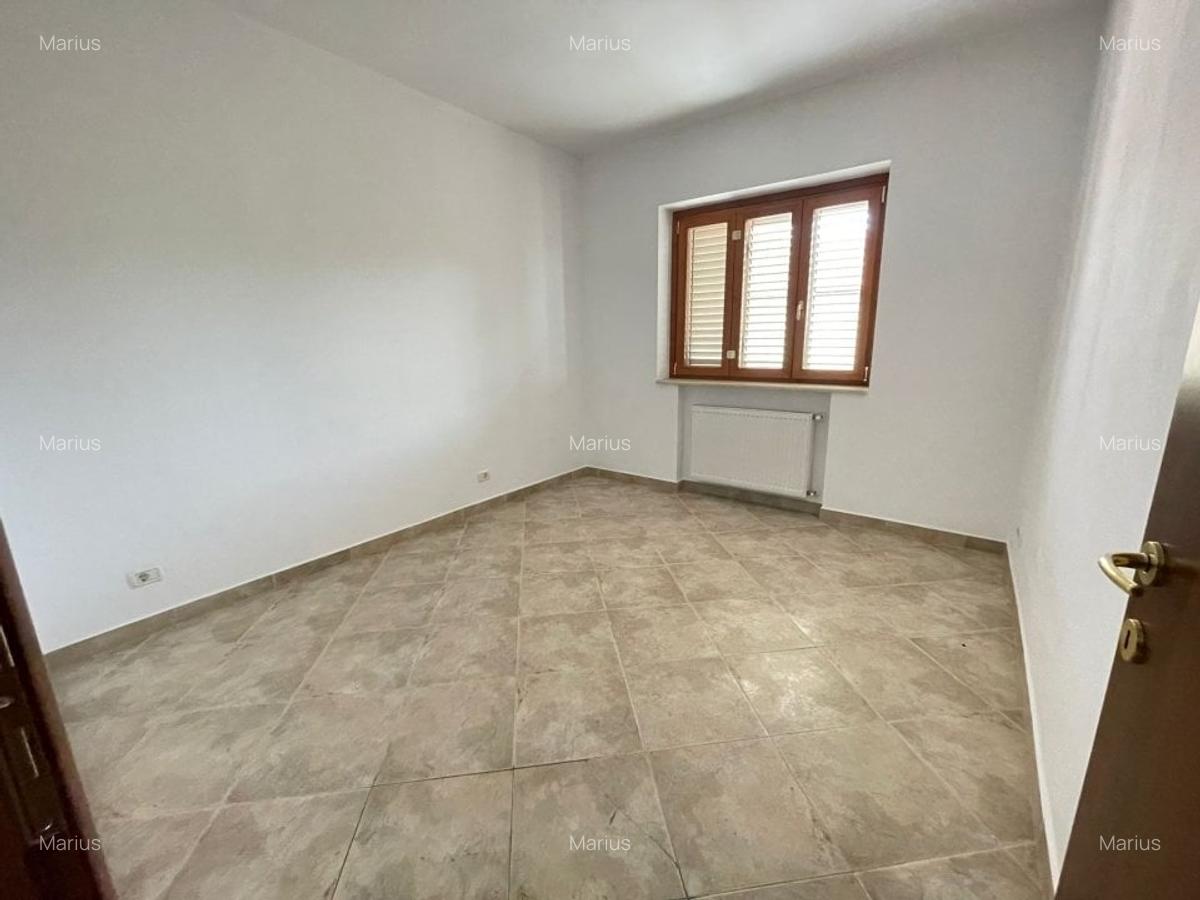 Casă cu 4 camere în Dumbrăvița - 8
