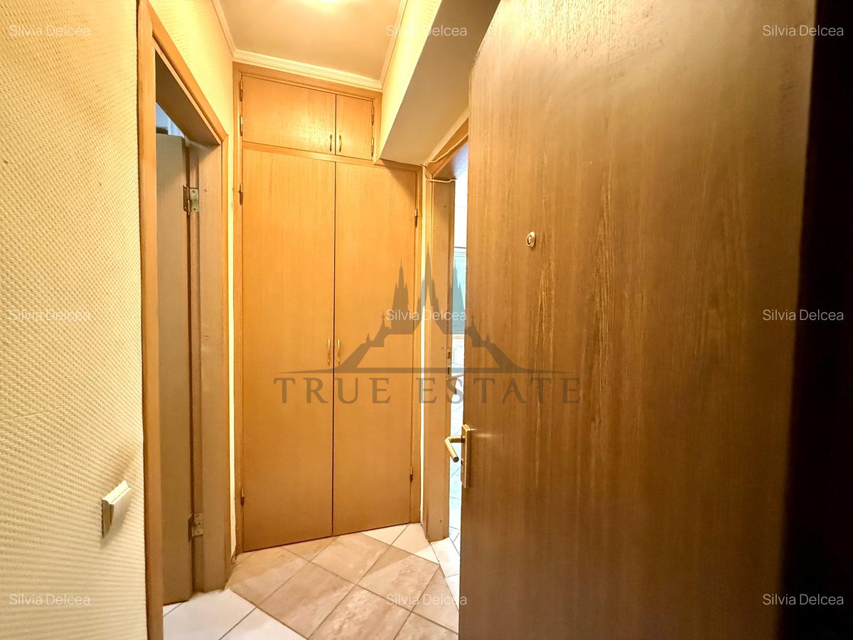 Garsoniera Banu Manta cu vedere pe spate - 13