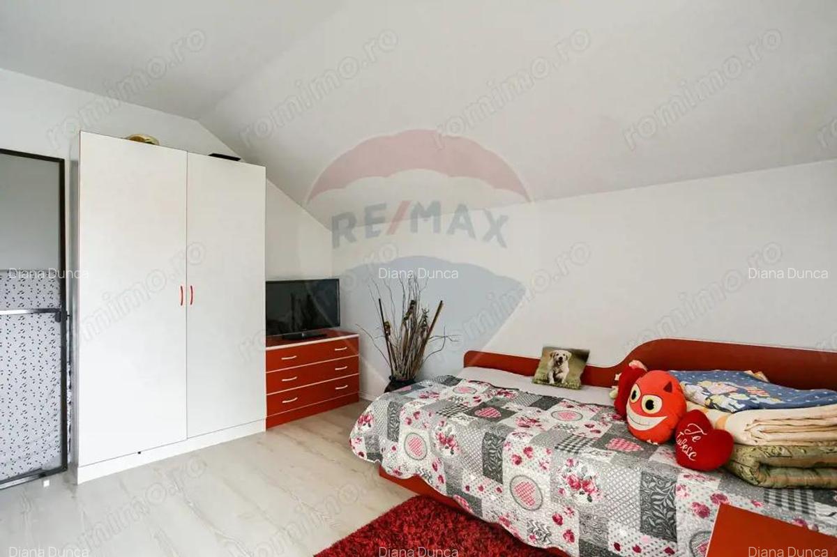 Casa primitoare de vanzare in localitatea Lipova - 19