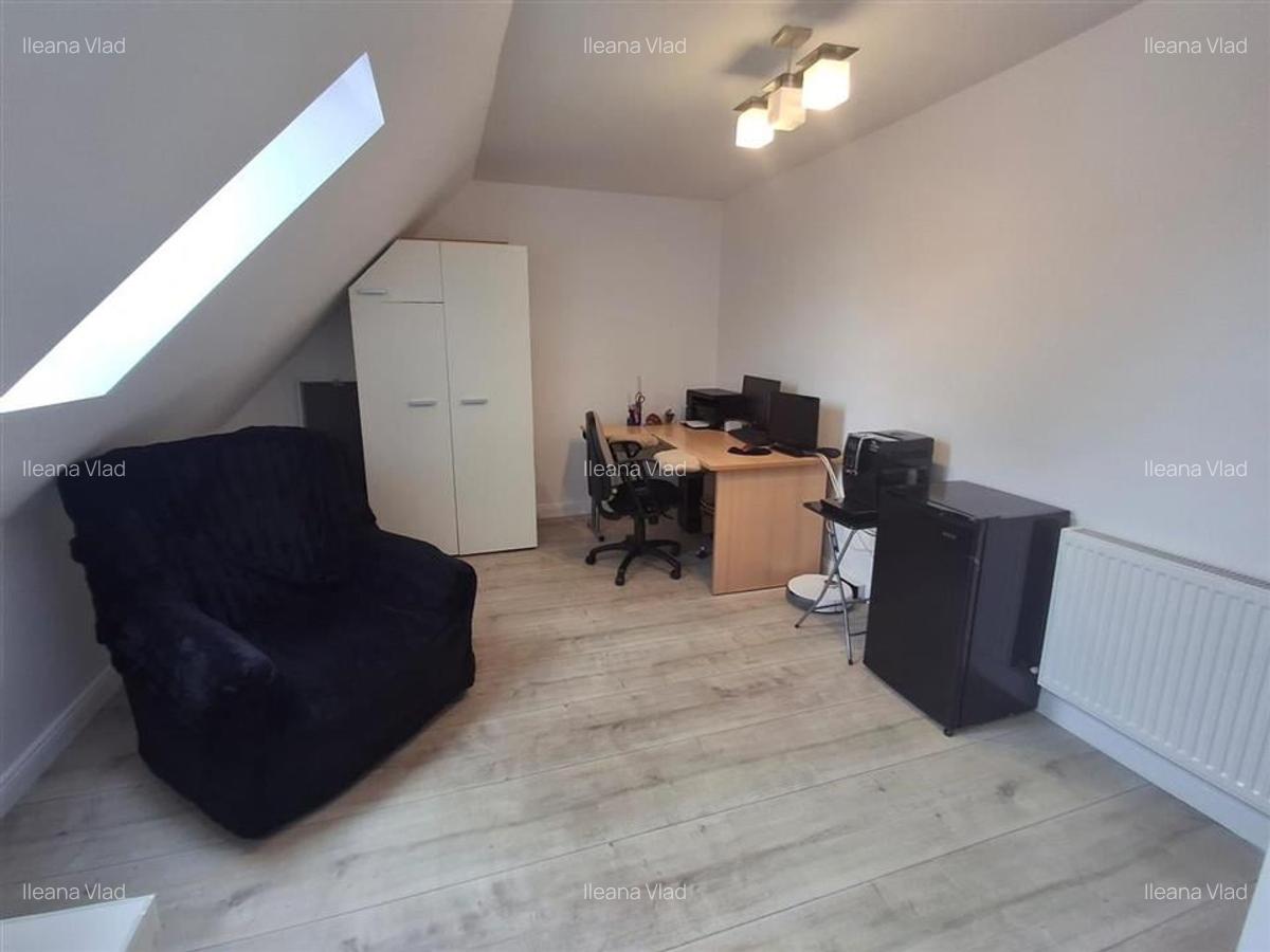 Apartament 4 camere decomandat 2 bai pivnita parcare zona Tilisca - 3