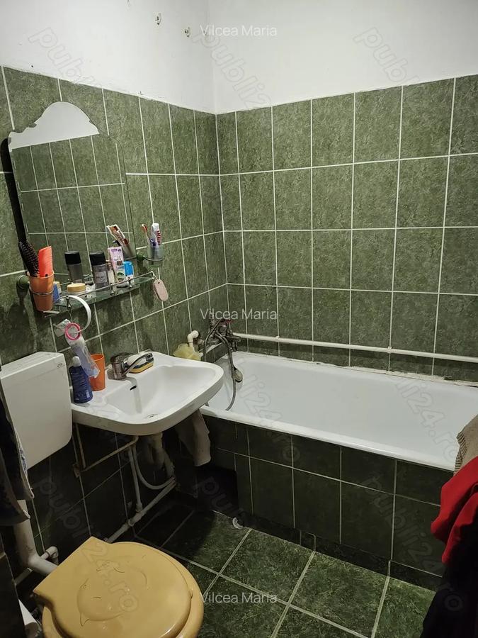 Vand apartament 3 camere central - 3 Vand apartament 3 camere central - 3