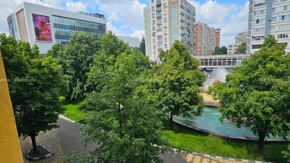 Inchiriez apartament ultracentral Str. Victoriei Nr.1 cu vedere la strada mare! - 4