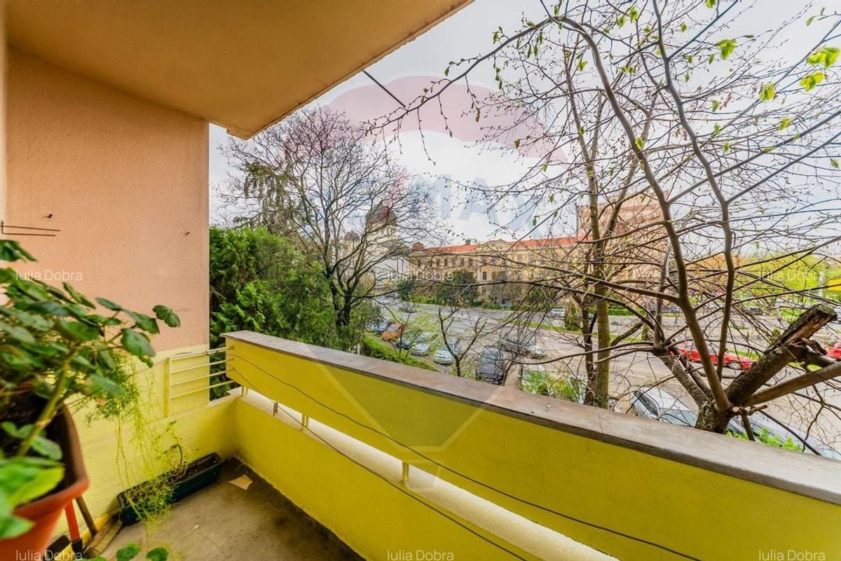 Apartament cu 3 camere semidecomandat, mobilat în Podgoria - 1