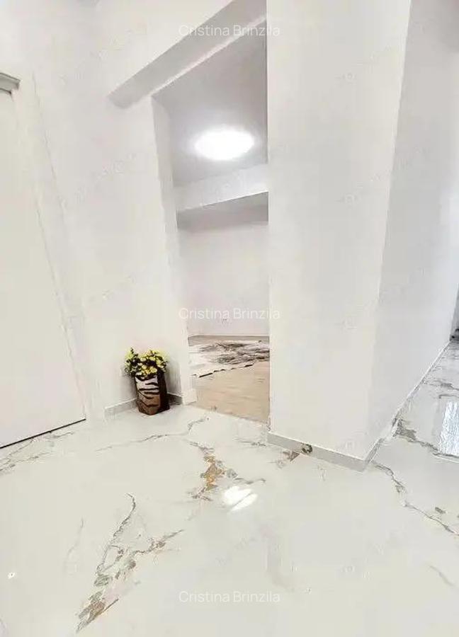 De Vanzare apartament 2 camere Cismigiu sect 1 - 12