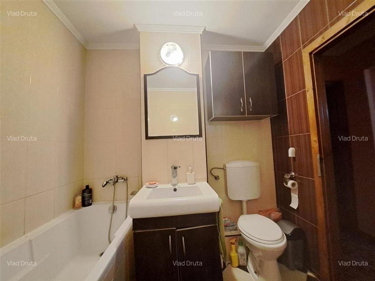 Apartament cu 3 camere decomandat în Central - 11