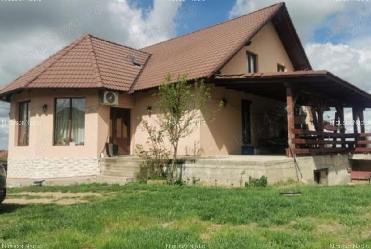 Casă de vânzare imediat ocupabil - 2