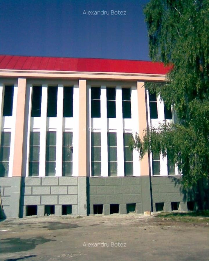 Spatiu comercial cca 4000 mp, cu teren, la DN 15 or. Buhusi, jud. Bacau, Romania - 4