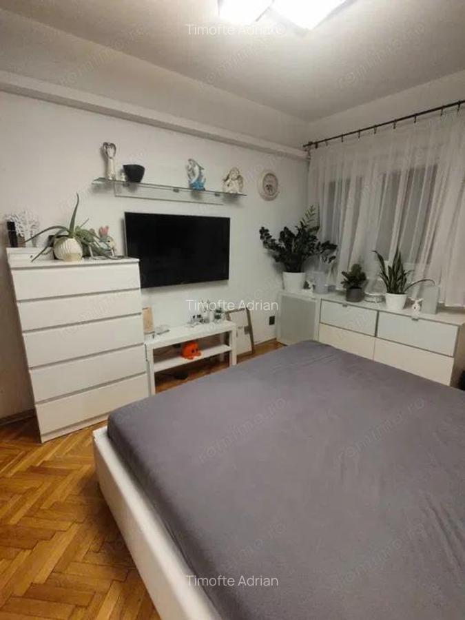 2 camere de vanzare in zona Pandurii - 6