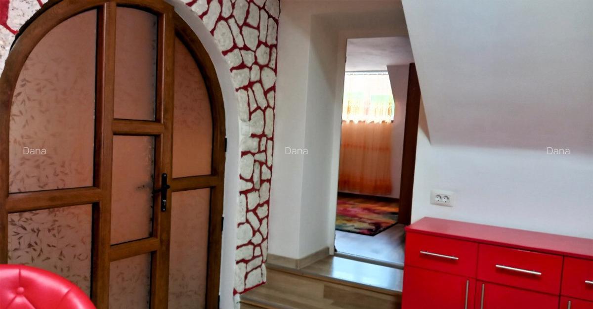 Sinaia ultracentral - apartament 4 camere la mansarda in vila P+1+M - 6